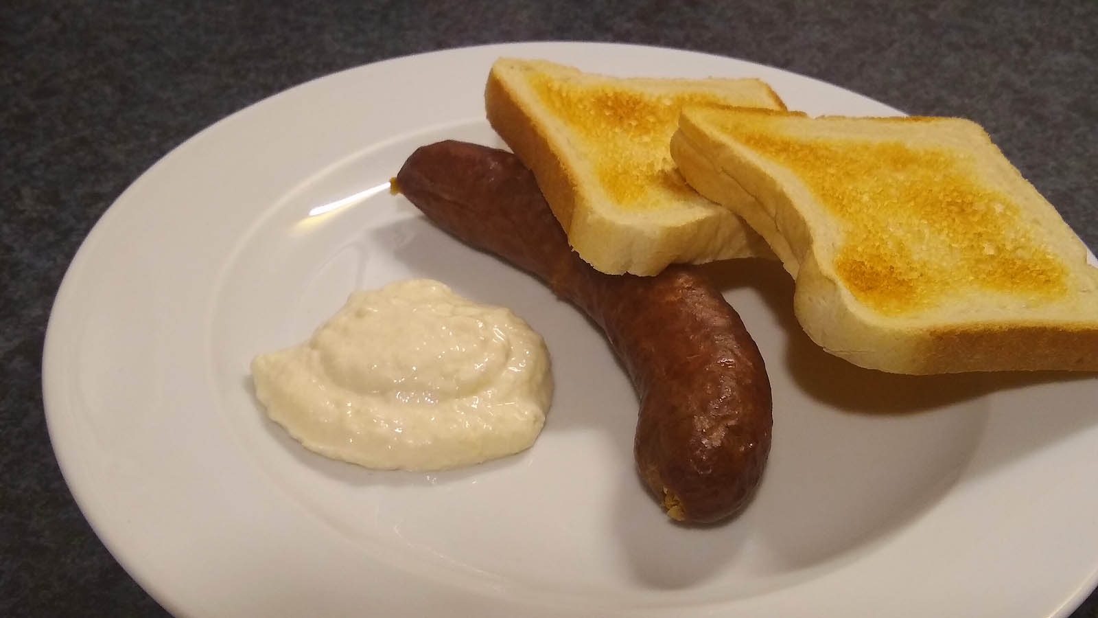 1_Gekochte geräucherte Paprikabratwurst